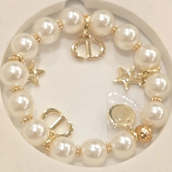 Dior Beauty Bracelet with 5 Removable Mini Charms - Picture 13 of 13